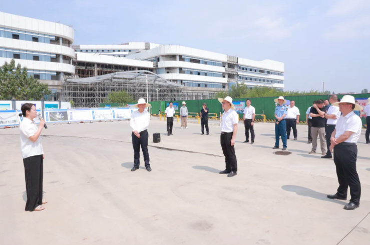 �t���hί�h������Ҫ�I(l��ng)��(d��o)�_չ�ش��Ŀ���O(sh��)�F(xi��n)���{(di��o)��